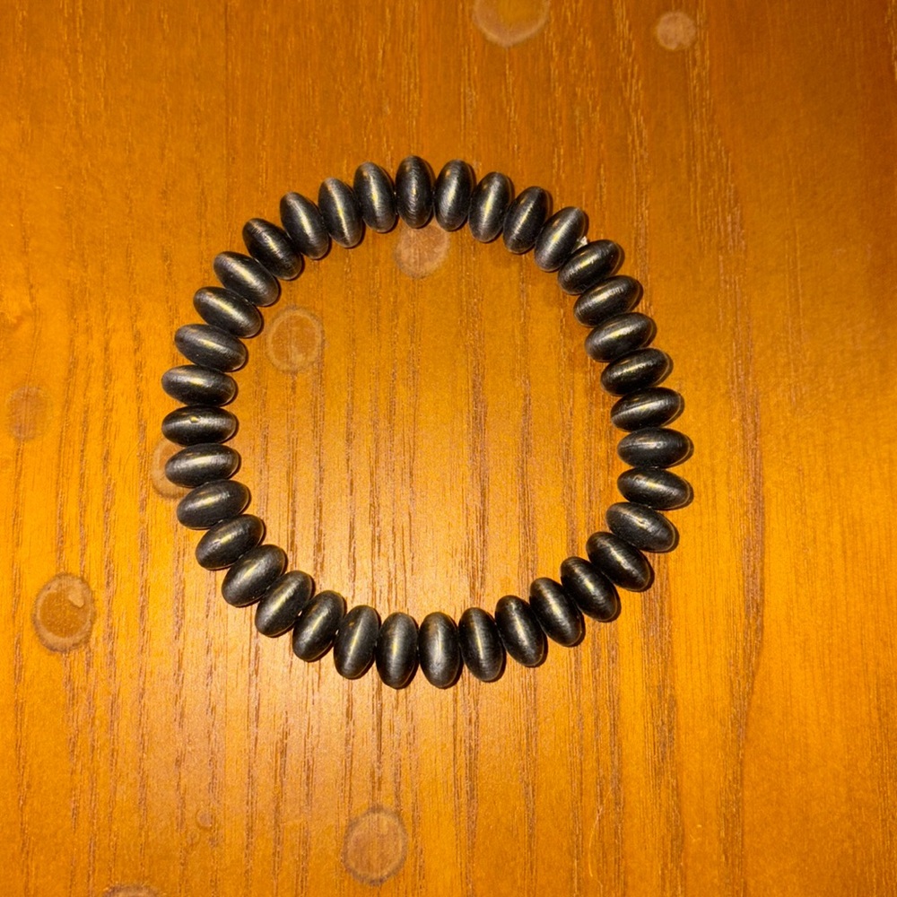 Adjustable bracelet